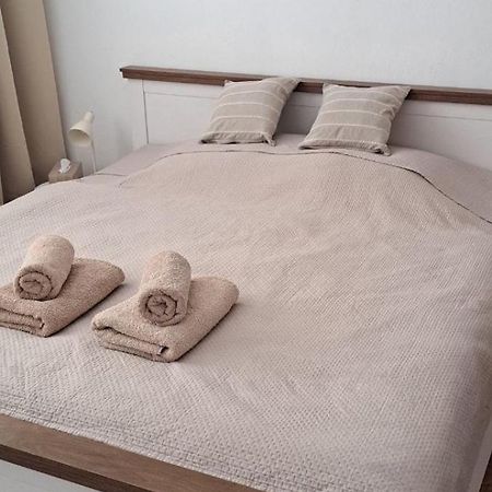 Utulny Apartman Blizko Centra Михаловце Экстерьер фото