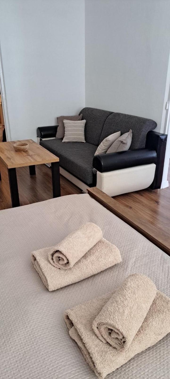 Utulny Apartman Blizko Centra Михаловце Экстерьер фото