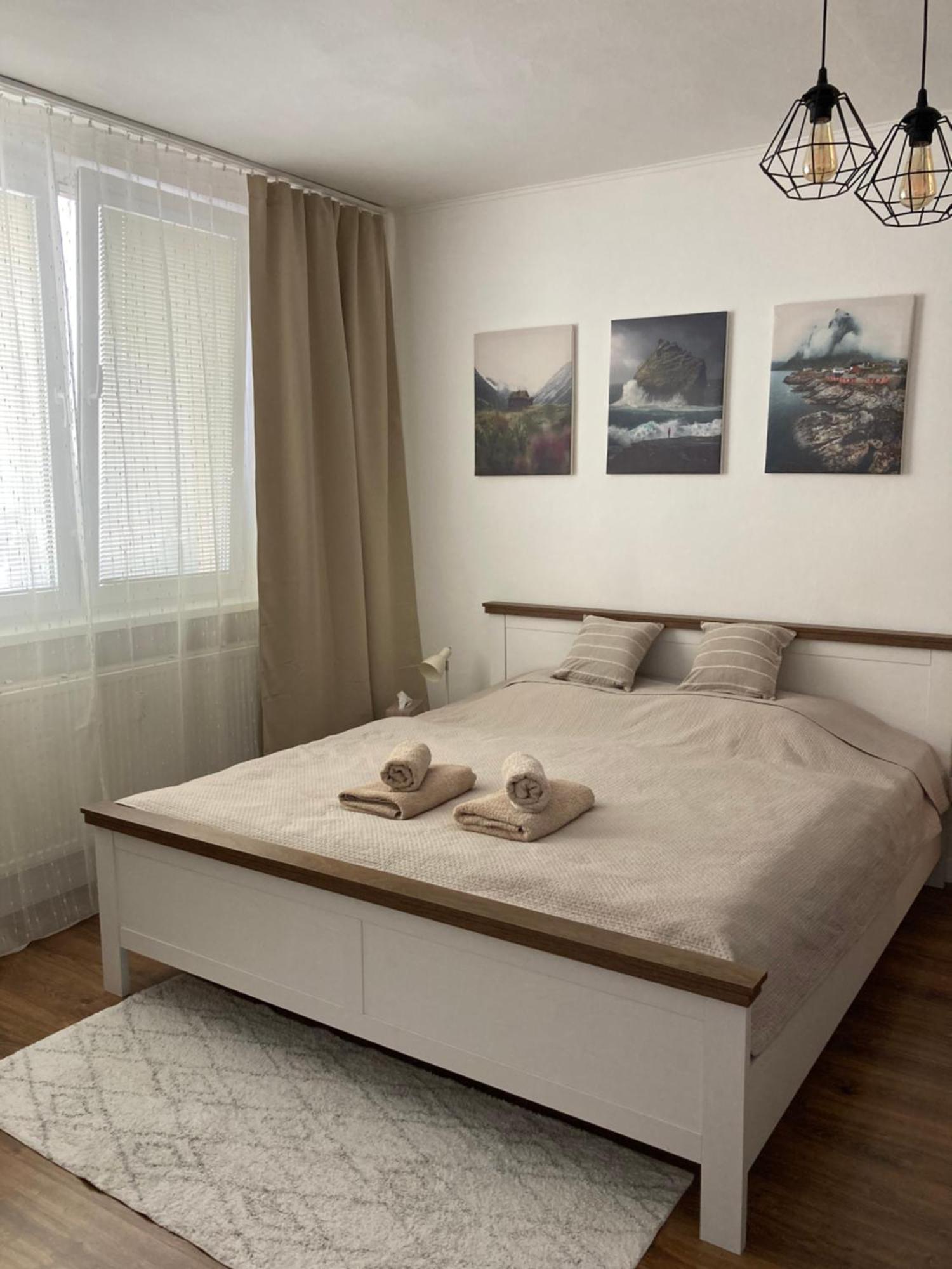 Utulny Apartman Blizko Centra Михаловце Экстерьер фото